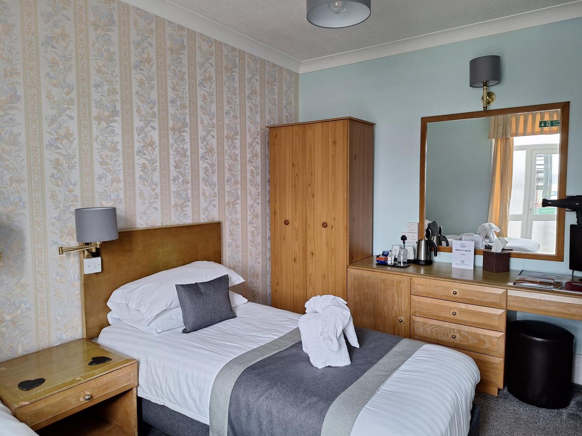 Swn Y Mor Hotel Llandudno Room photo